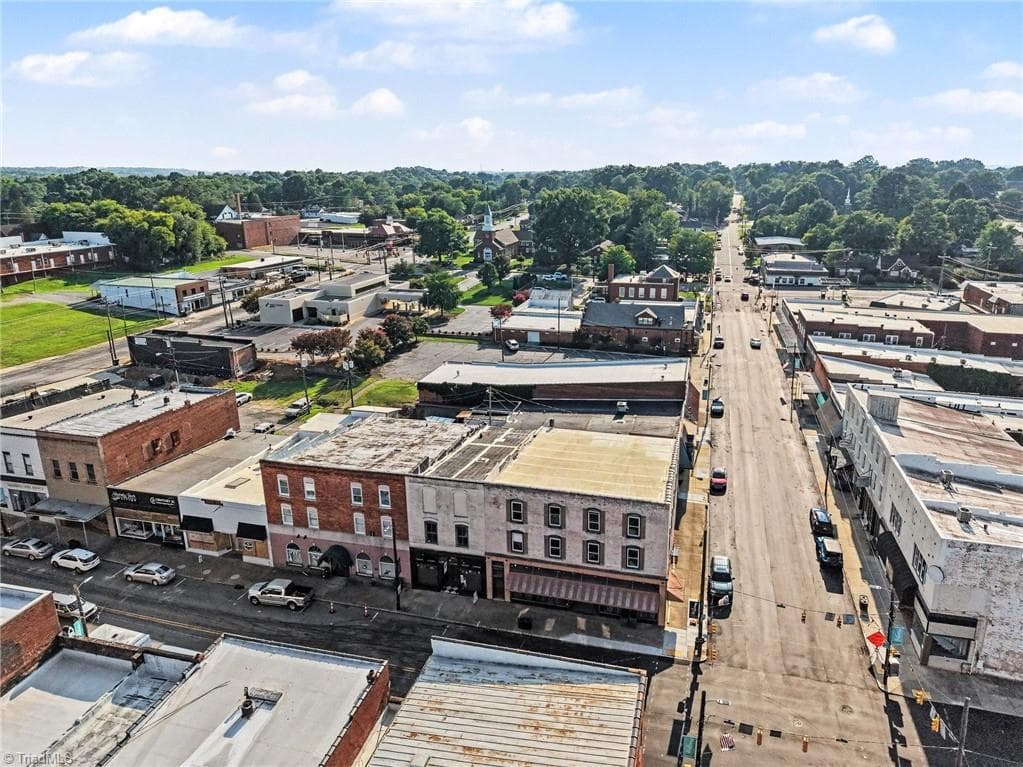 Remarks at 100/104 S Market Street, Madison NC 27025, photo 46 of 49