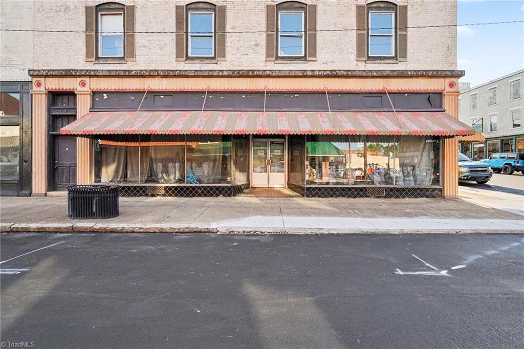 Remarks at 100/104 S Market Street, Madison NC 27025, photo 17 of 49