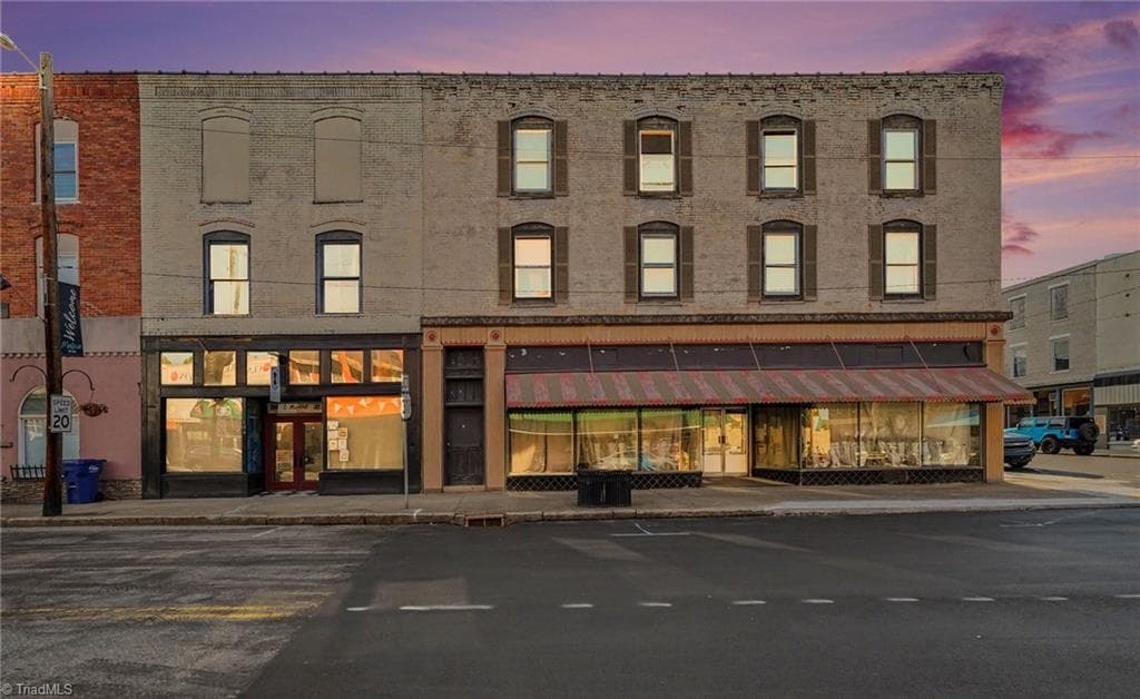 100/104 S Market Street, Madison NC 27025