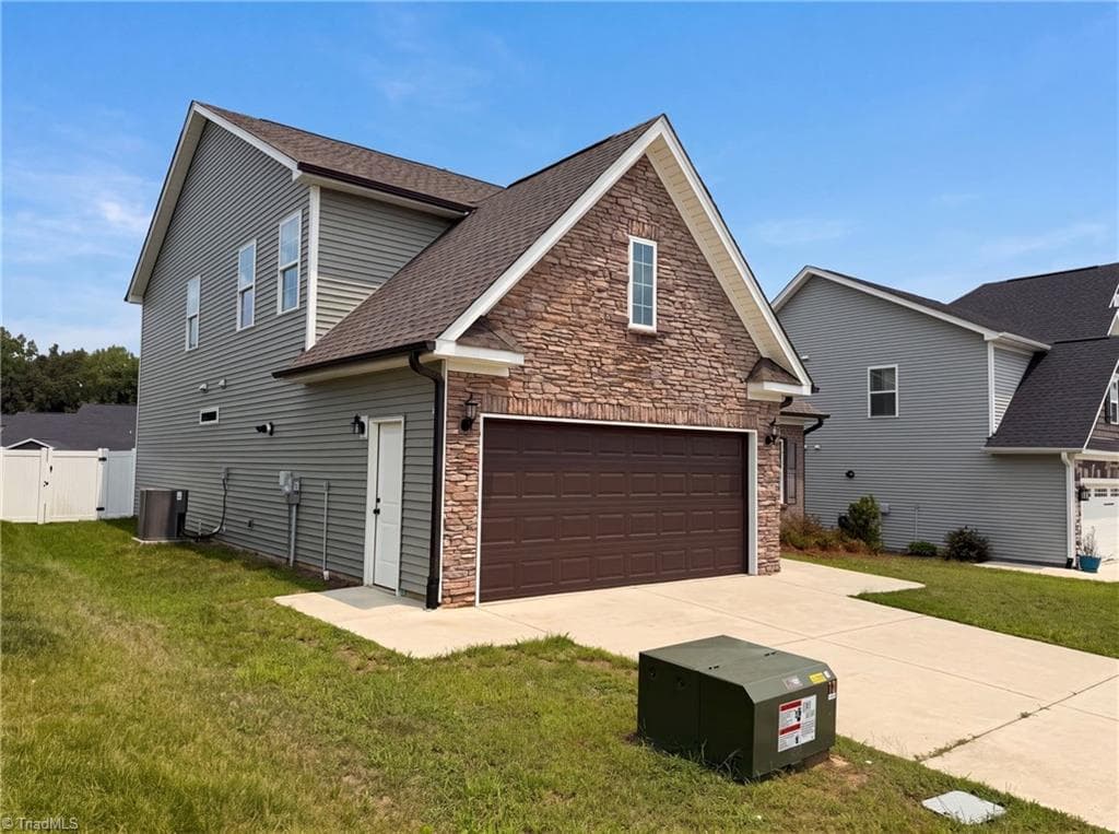 Stick/Site Built at 7463 Buckview Court, Kernersville NC 27284, photo 32 of 35