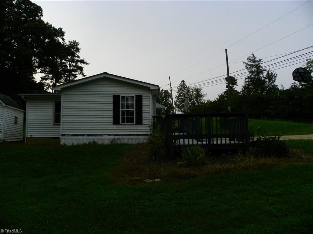 Stick/Site Built at 189 High Bluff Drive, Lexington NC 27295-9662, Lexington, photo 5 of 24