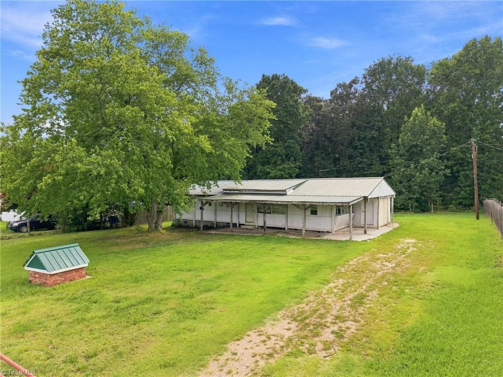 Manufactured Home at 5803 Spainhour Street, Climax NC 27233, photo 2 of 35