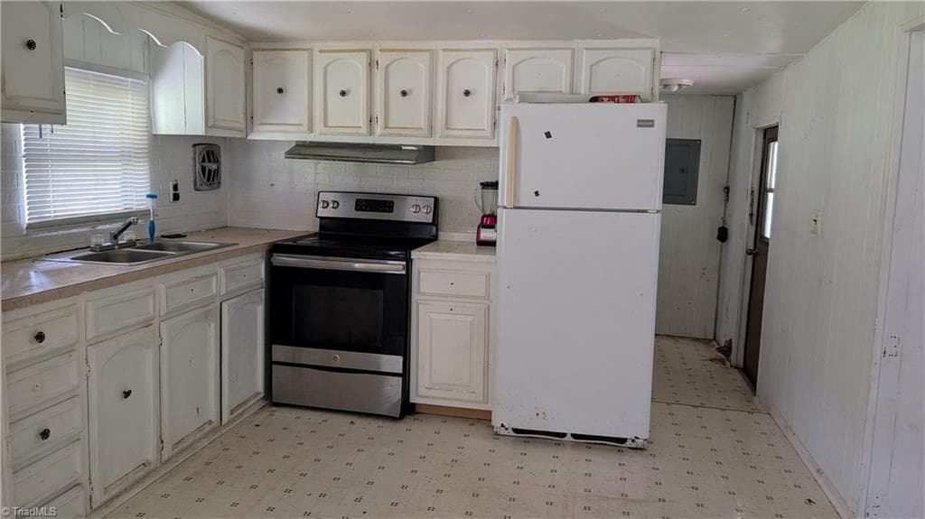 Manufactured Home at 5803 Spainhour Street, Climax NC 27233, photo 6 of 35