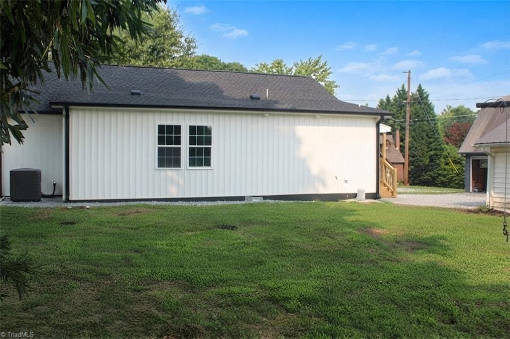 Stick/Site Built at 1000 Pine Circle Drive, High Point NC 27265, photo 13 of 14