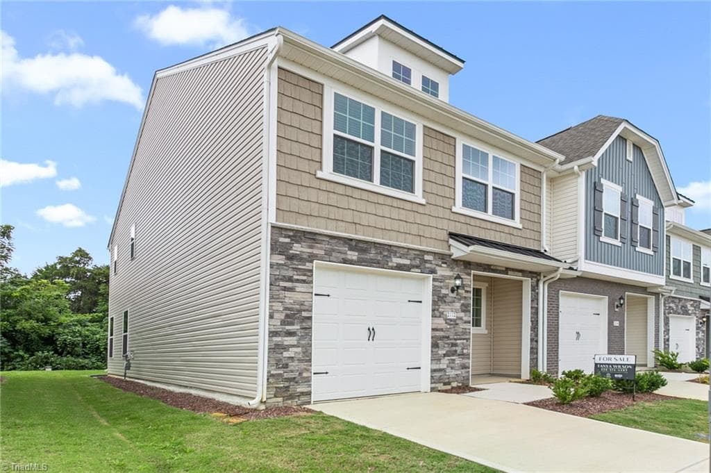 Stick/Site Built at 2112 Willow Glen Drive, Graham NC 27253, photo 5 of 46