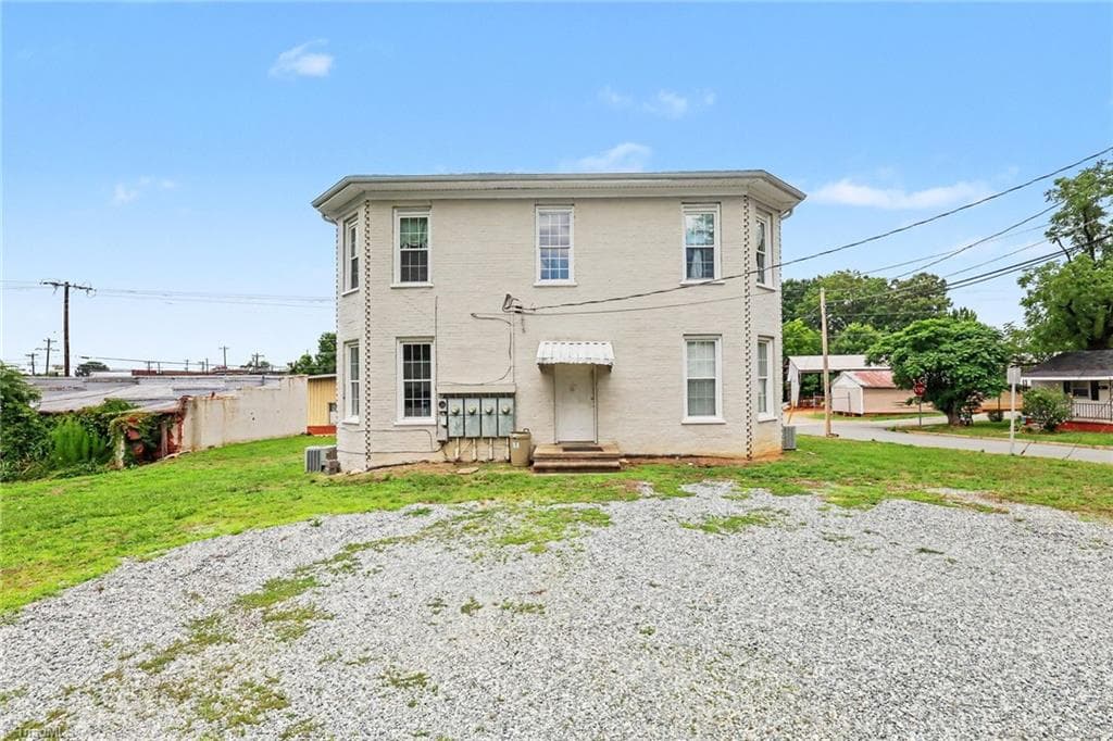 Quadruplex at 115 N Flanner Street, Burlington NC 27215, Burlington, photo 9 of 12