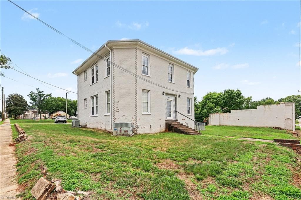 Quadruplex at 115 N Flanner Street, Burlington NC 27215, Burlington, photo 11 of 12