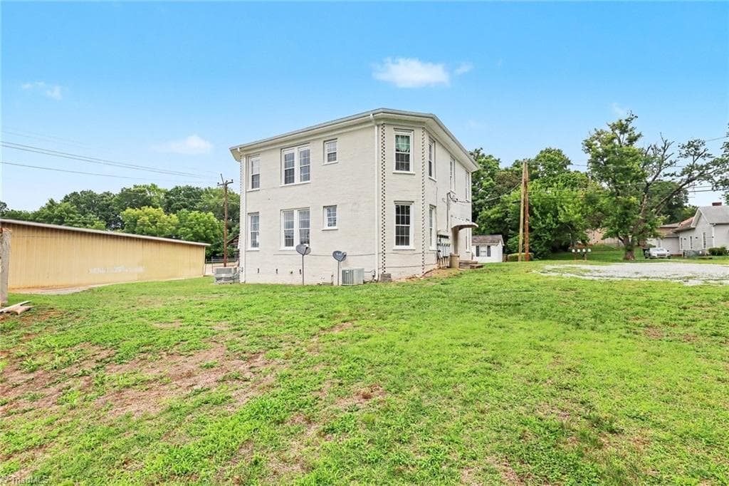 Quadruplex at 115 N Flanner Street, Burlington NC 27215, Burlington, photo 8 of 12