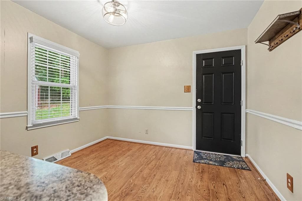 Stick/Site Built at 3212 Flanders Court, High Point NC 27265, photo 9 of 42