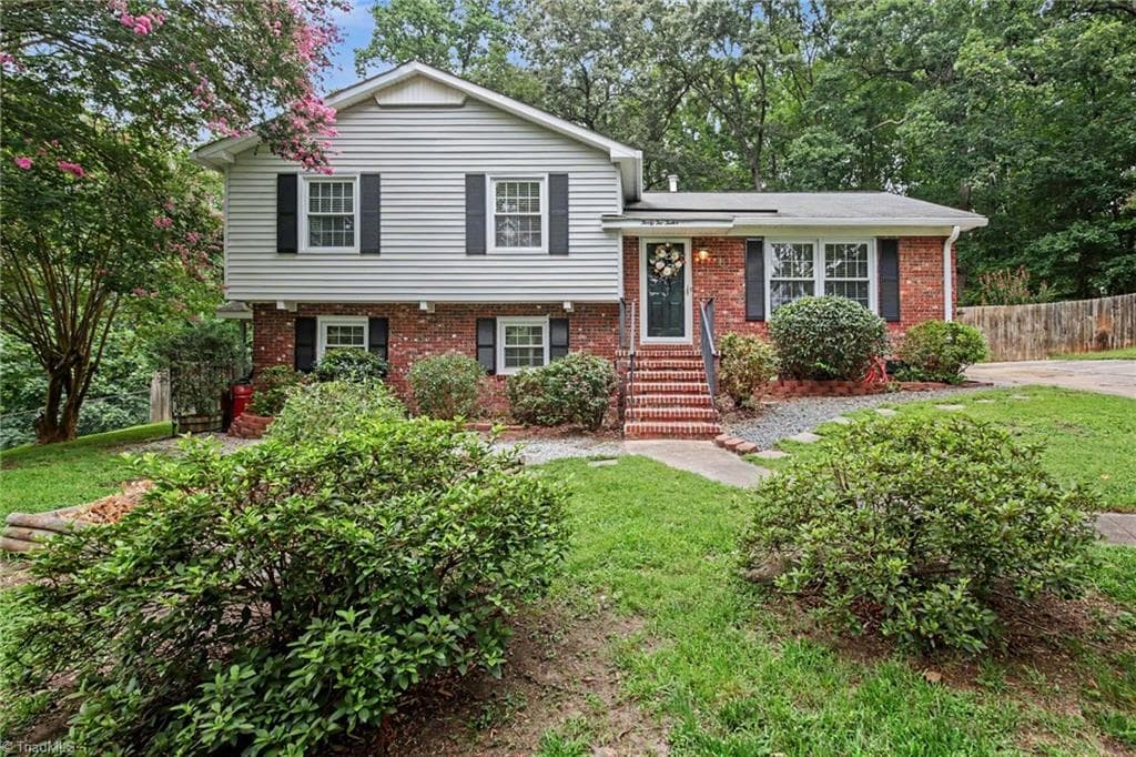 Stick/Site Built at 3212 Flanders Court, High Point NC 27265, photo 35 of 42