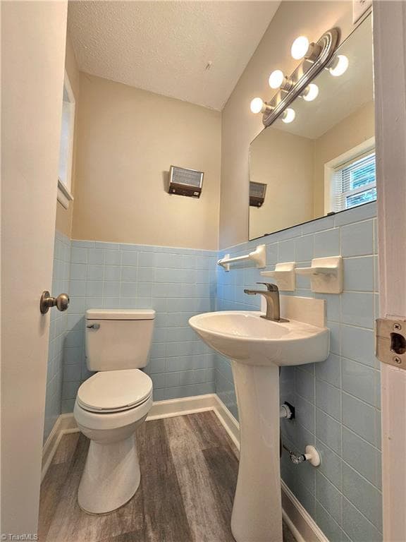 Ensuite Bathroom - 118 Pickshin Avenue, Dobson NC 27017, Dobson