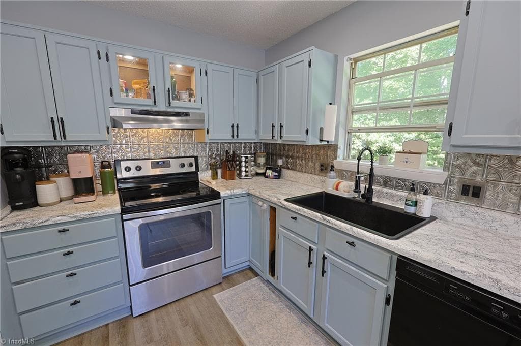 Stick/Site Built at 1474 Sherwood Drive, Reidsville NC 27320, photo 2 of 27