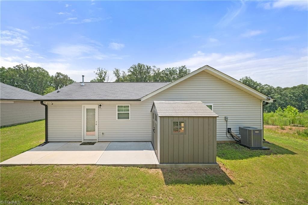 Stick/Site Built at 3149 Misty Ridge Drive, Winston-Salem NC 27107, Winston-Salem, photo 18 of 19