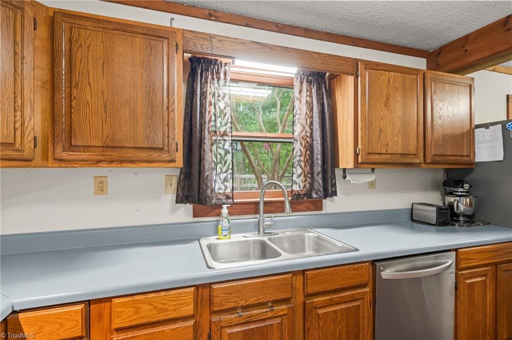 Stick/Site Built at 505 Tipperary Lane, Denton NC 27239, Denton, photo 16 of 42