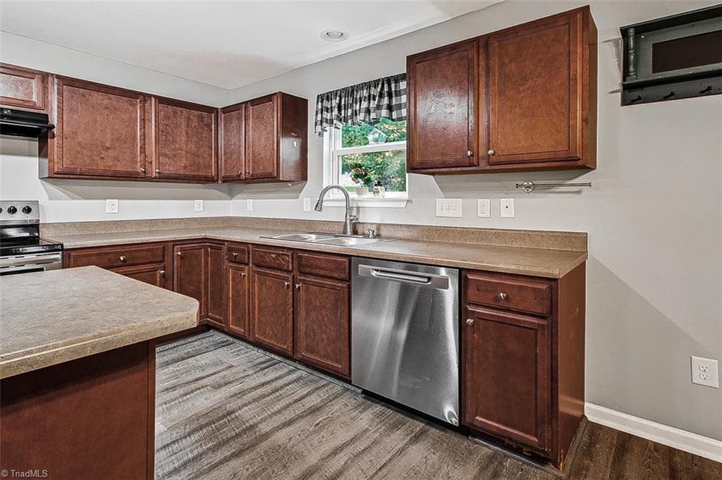 Stick/Site Built at 2964 Mimosa Court, Randleman NC 27317, photo 10 of 29