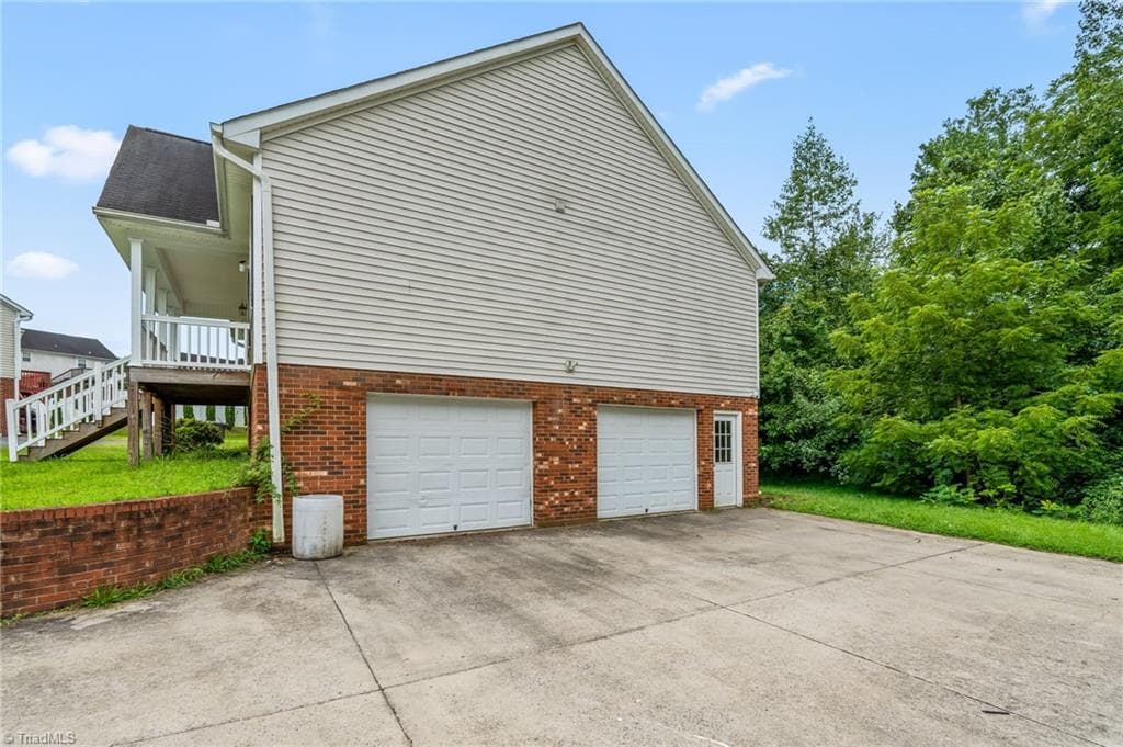 Stick/Site Built at 4381 Stone Forest Court, Winston-Salem NC 27105, photo 27 of 29