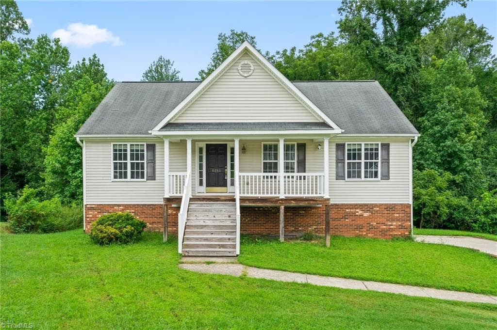 4381 Stone Forest Court, Winston-Salem NC 27105