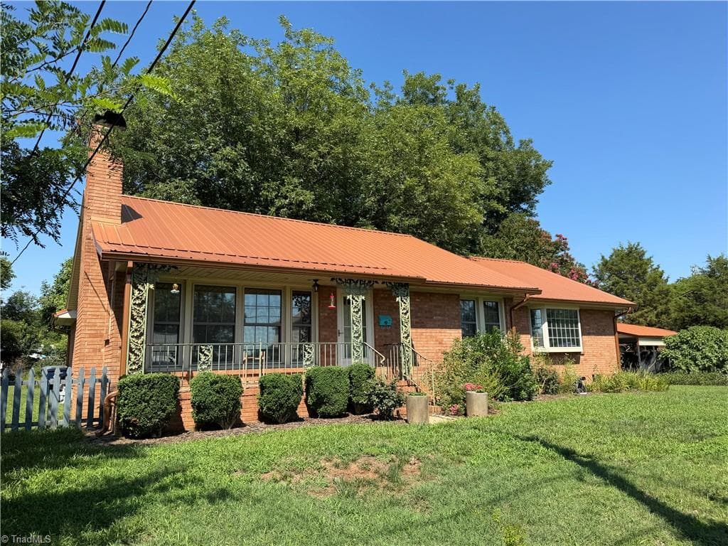 232 5th Street, Lexington NC 27292