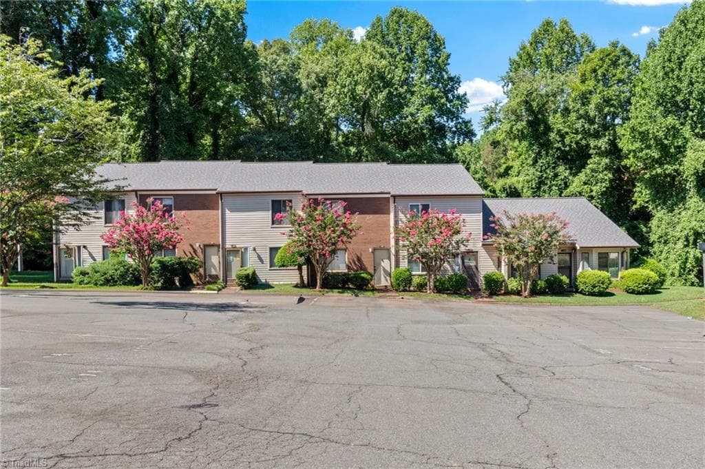 Stick/Site Built at 165 Forest View Drive, Winston-Salem NC 27104, Winston-Salem, photo 24 of 24