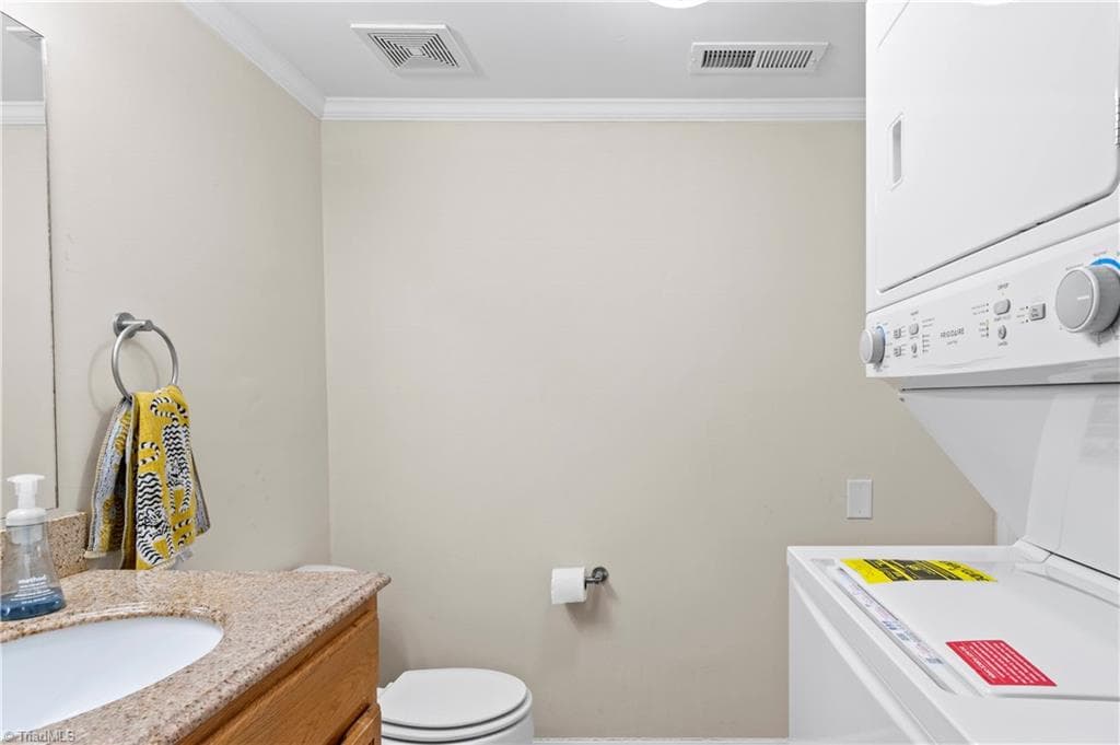 Stick/Site Built at 165 Forest View Drive, Winston-Salem NC 27104, Winston-Salem, photo 15 of 24