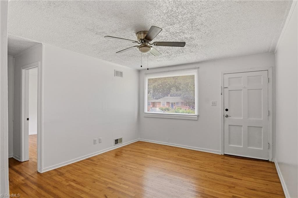 Stick/Site Built at 1829 Villa Drive, Greensboro NC 27403, Greensboro, photo 10 of 27