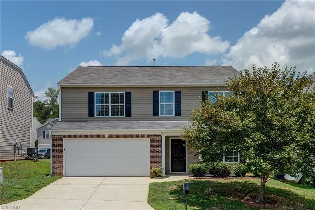 Stick/Site Built at 5955 Odenton Lane, Pfafftown NC 27040, photo 3 of 30