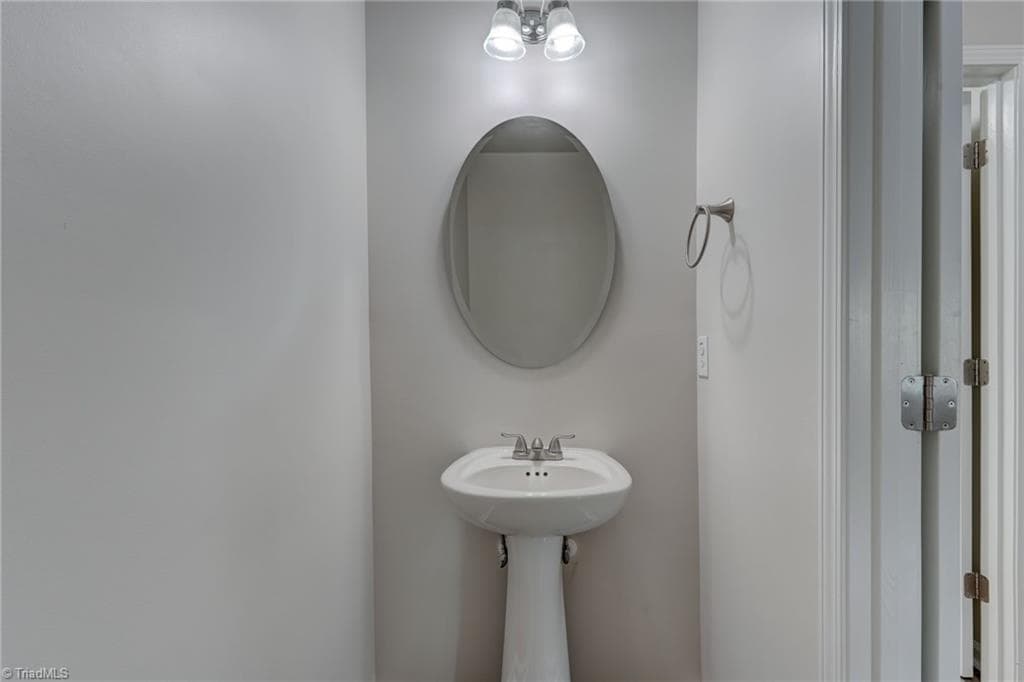 Stick/Site Built at 5955 Odenton Lane, Pfafftown NC 27040, photo 19 of 30