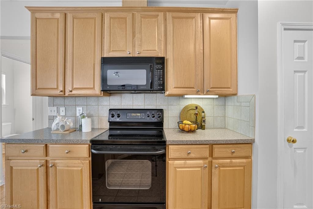 Stick/Site Built at 4045 Fountain Grove Drive, High Point NC 27265, photo 13 of 49