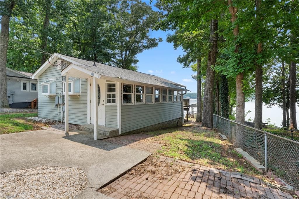 Stick/Site Built at 191 Shoreline Drive, Lexington NC 27292, photo 6 of 37