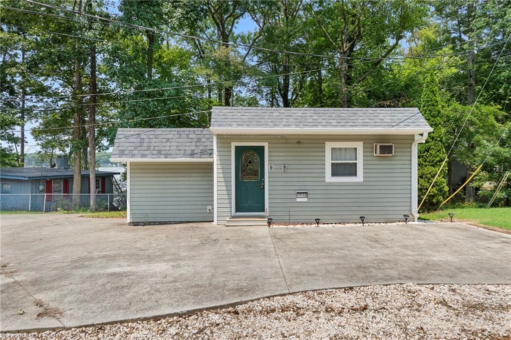 Stick/Site Built at 191 Shoreline Drive, Lexington NC 27292, photo 26 of 37