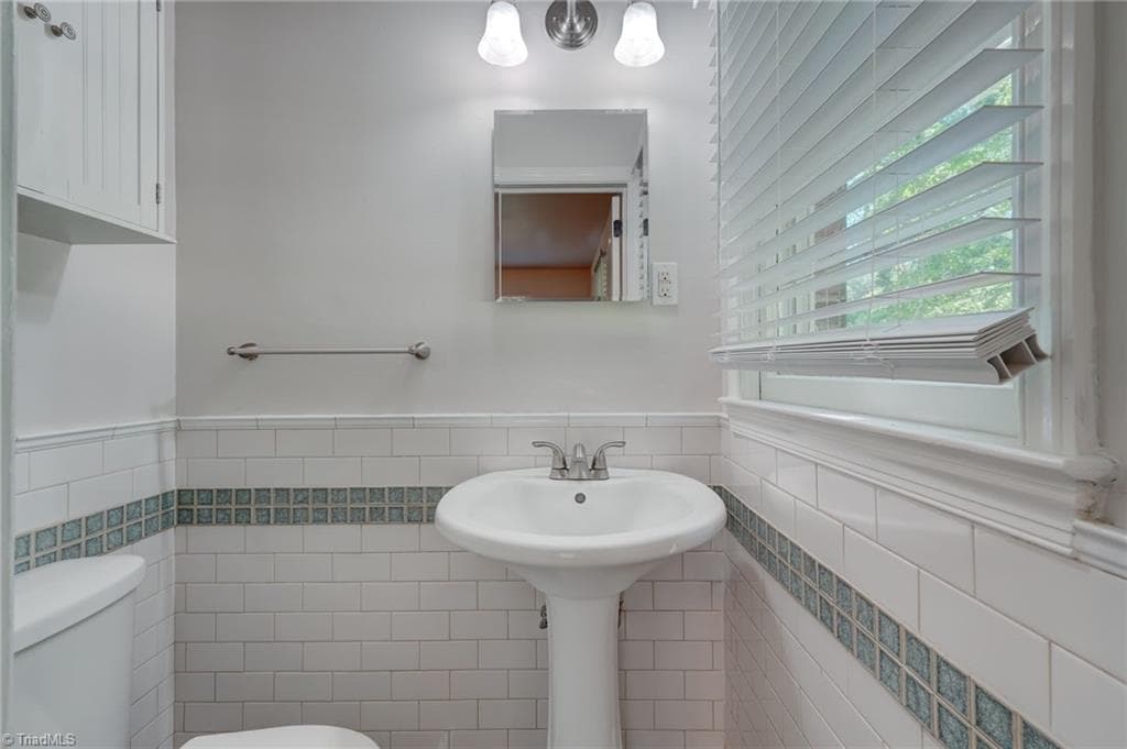 Stick/Site Built at 1206 Magnolia Street, Winston-Salem NC 27103, photo 16 of 25