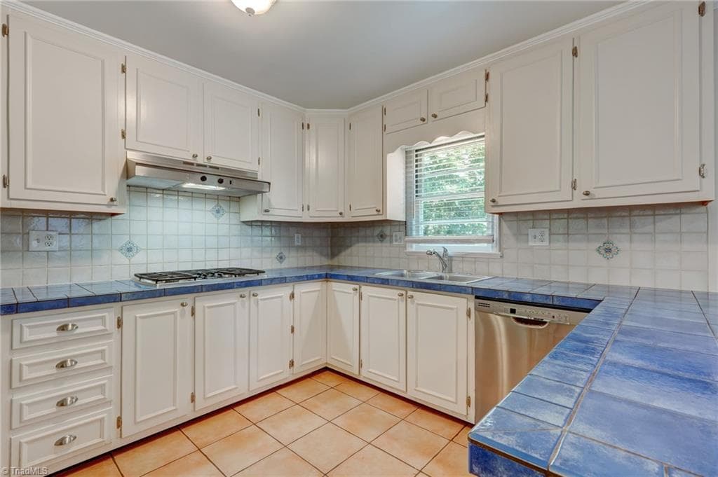Stick/Site Built at 1206 Magnolia Street, Winston-Salem NC 27103, photo 10 of 25