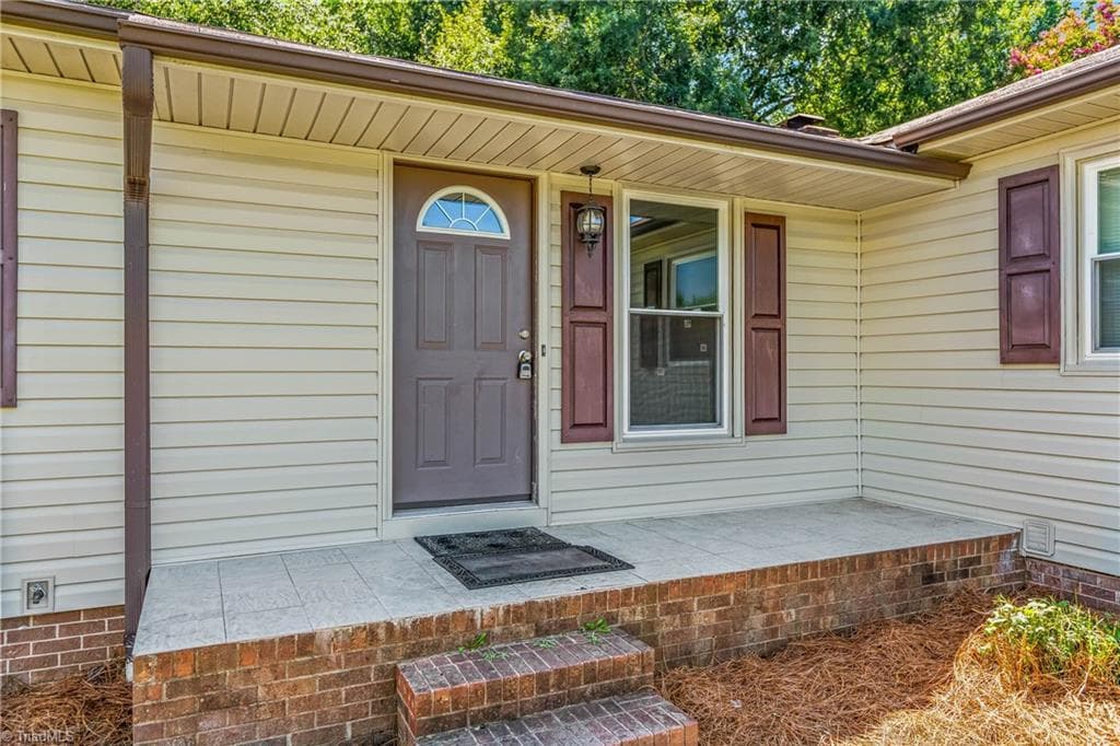 Stick/Site Built at 3913 Enterprise Road, Lexington NC 27295, photo 2 of 24