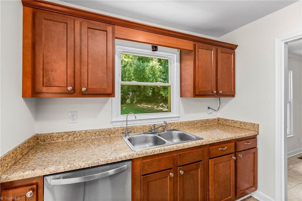 Stick/Site Built at 3913 Enterprise Road, Lexington NC 27295, photo 9 of 24