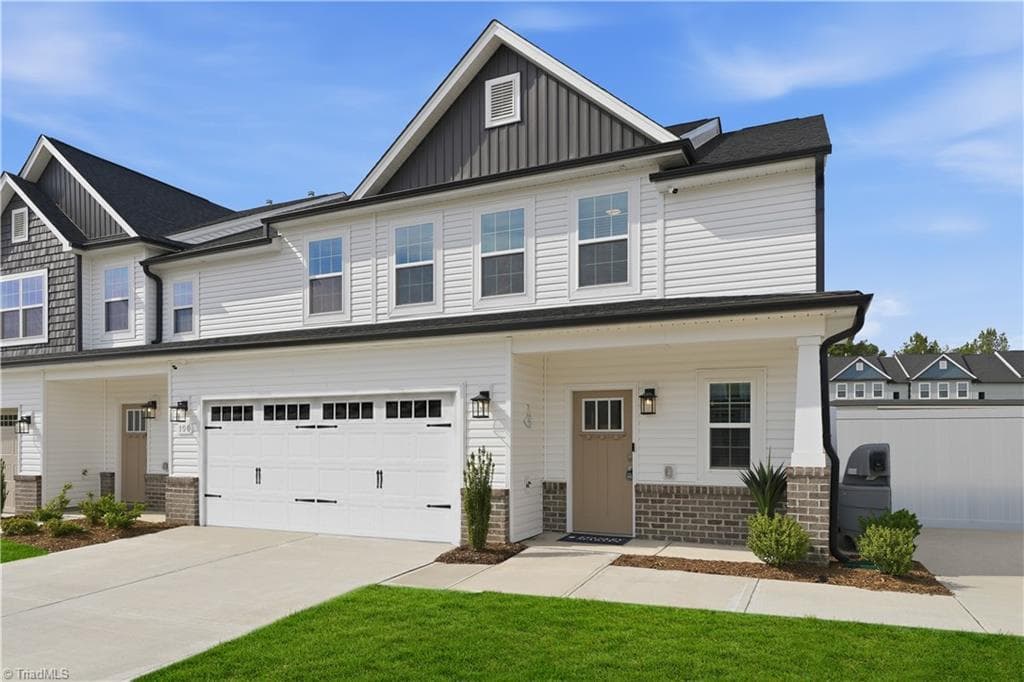 109 Oakdale Forest Lane, Jamestown NC 27282