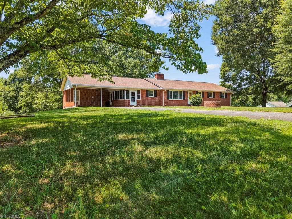 342 Culler Road, Pinnacle NC 27043