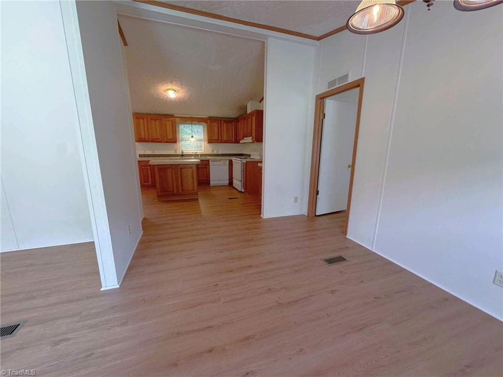 Manufactured Home at 1042 Wells Creek Road, Madison NC 27025, Madison, photo 31 of 96