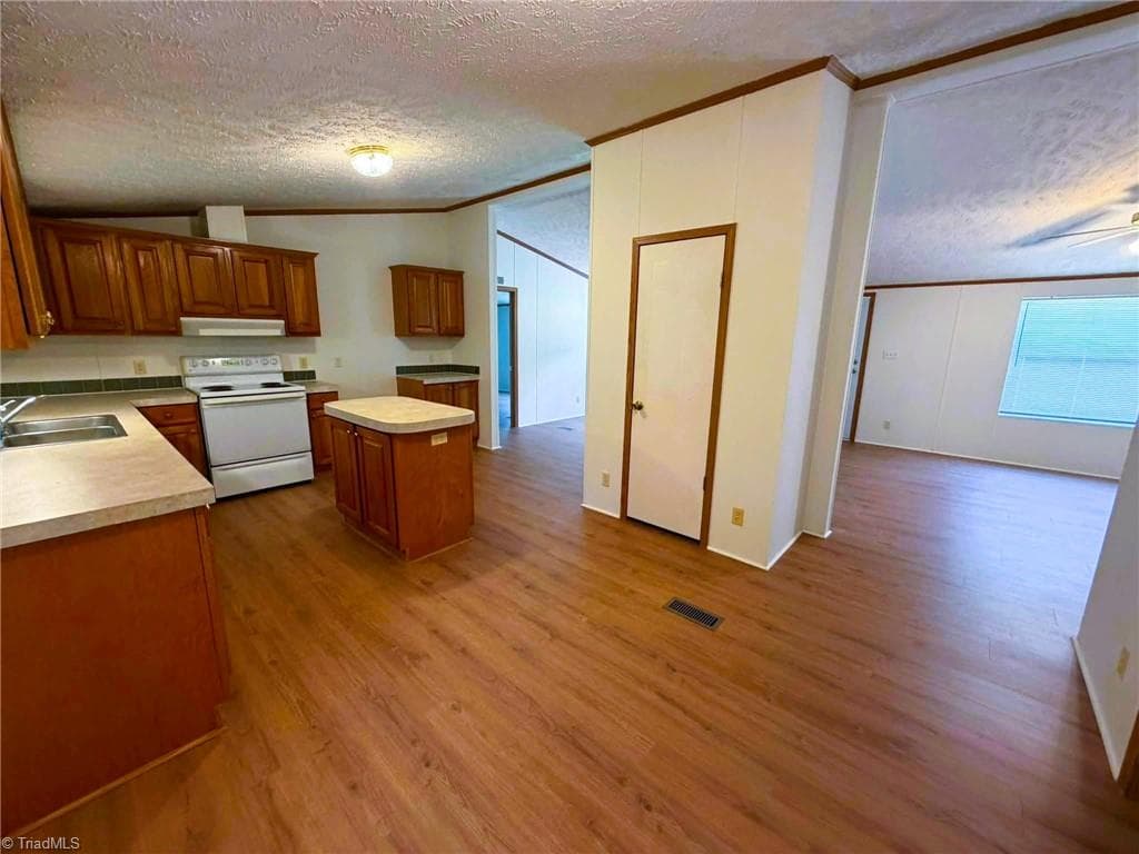 Manufactured Home at 1042 Wells Creek Road, Madison NC 27025, Madison, photo 29 of 96