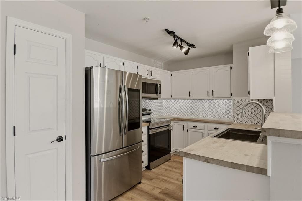 Stick/Site Built at 514 Rivertree Lane, Winston-Salem NC 27103, Winston-Salem, photo 13 of 28