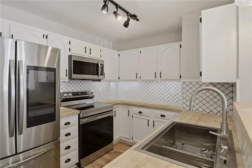 Stick/Site Built at 514 Rivertree Lane, Winston-Salem NC 27103, Winston-Salem, photo 16 of 28