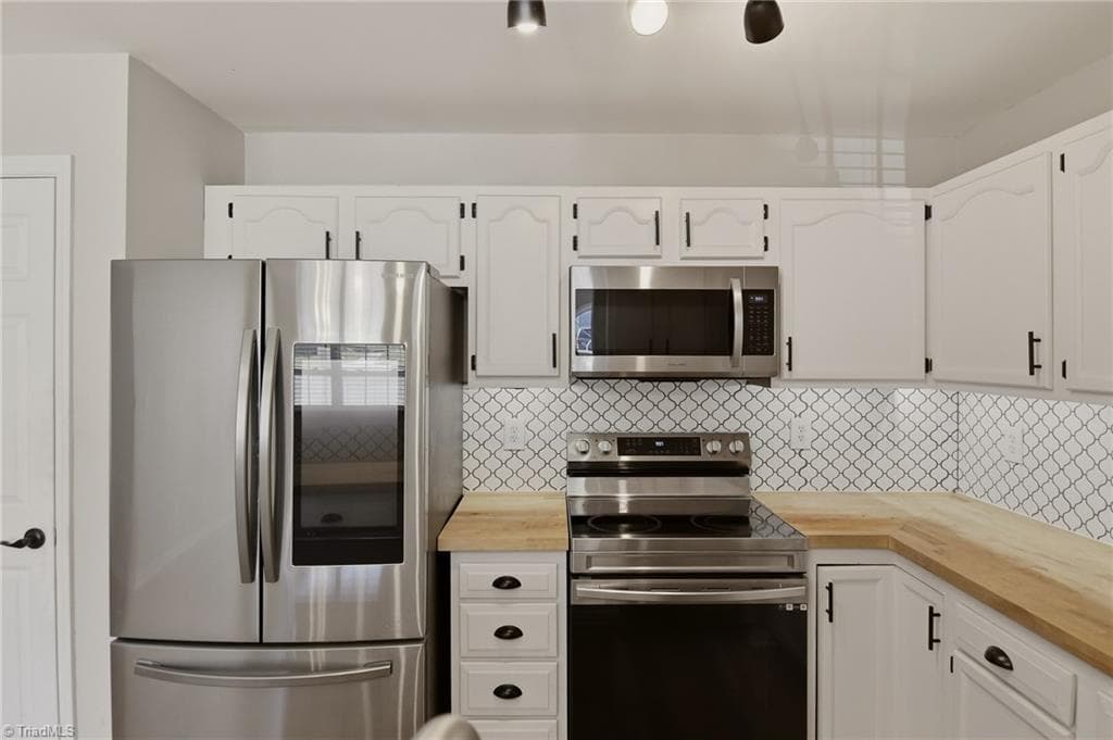 Stick/Site Built at 514 Rivertree Lane, Winston-Salem NC 27103, Winston-Salem, photo 14 of 28