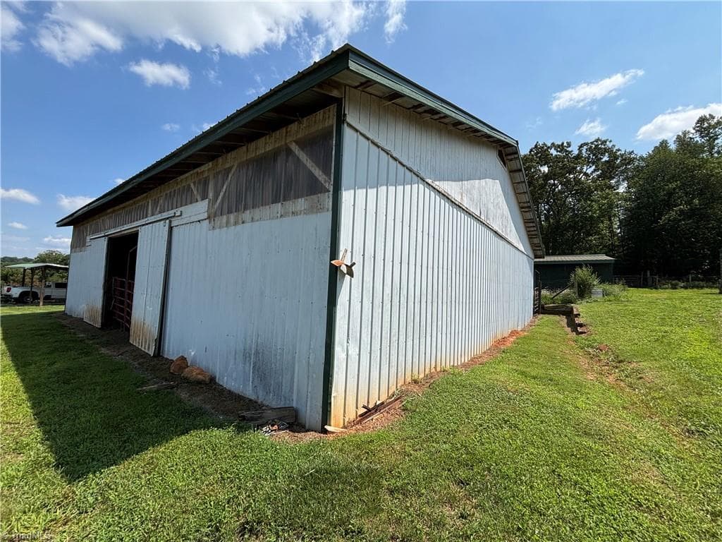 Stick/Site Built at 300 Tom Hunter Road, Pilot Mountain NC 27041, photo 41 of 50