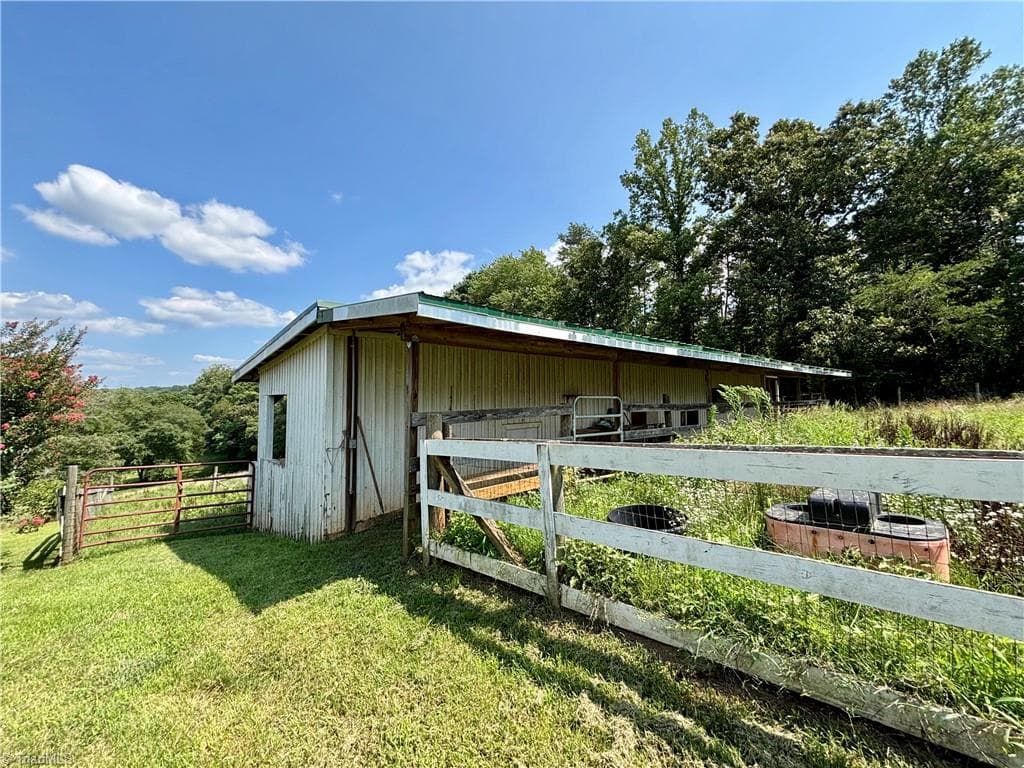 Stick/Site Built at 300 Tom Hunter Road, Pilot Mountain NC 27041, photo 39 of 50