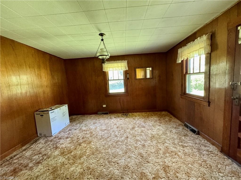 Stick/Site Built at 375 Retrivers Lane, Hillsville VA 24343, Hillsville, photo 13 of 24