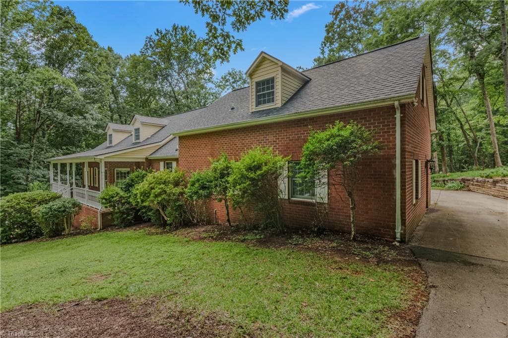 Stick/Site Built at 158 Oakmont Place, Mount Airy NC 27030, photo 5 of 50