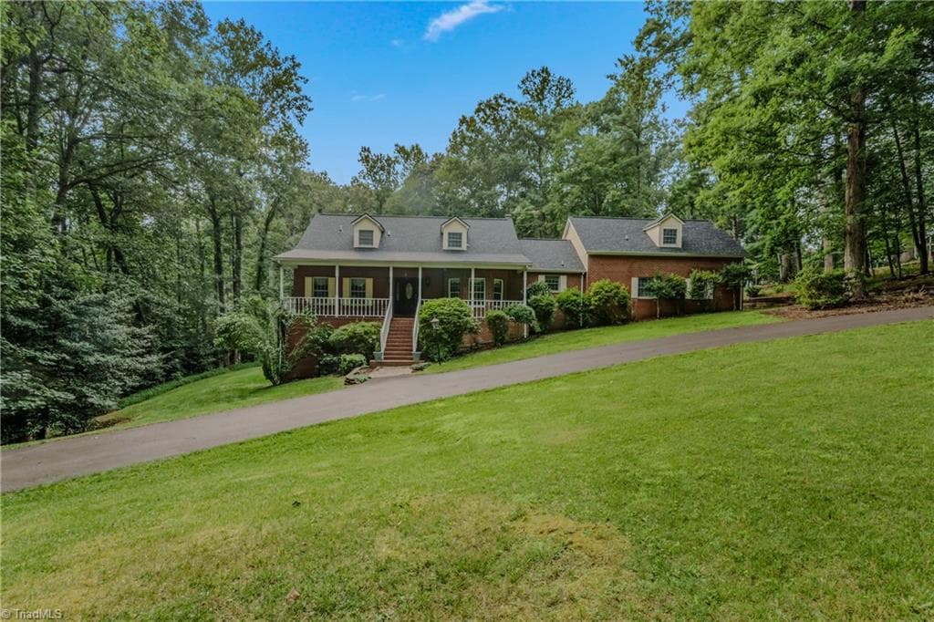Stick/Site Built at 158 Oakmont Place, Mount Airy NC 27030, photo 4 of 50