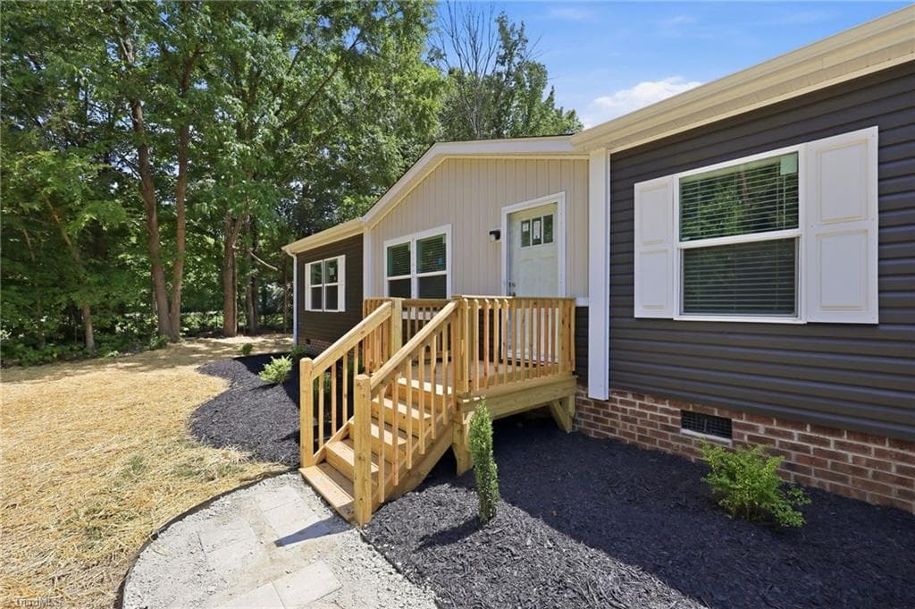 Manufactured Home at 105 Elk Lane, Cooleemee NC 27014, photo 17 of 18