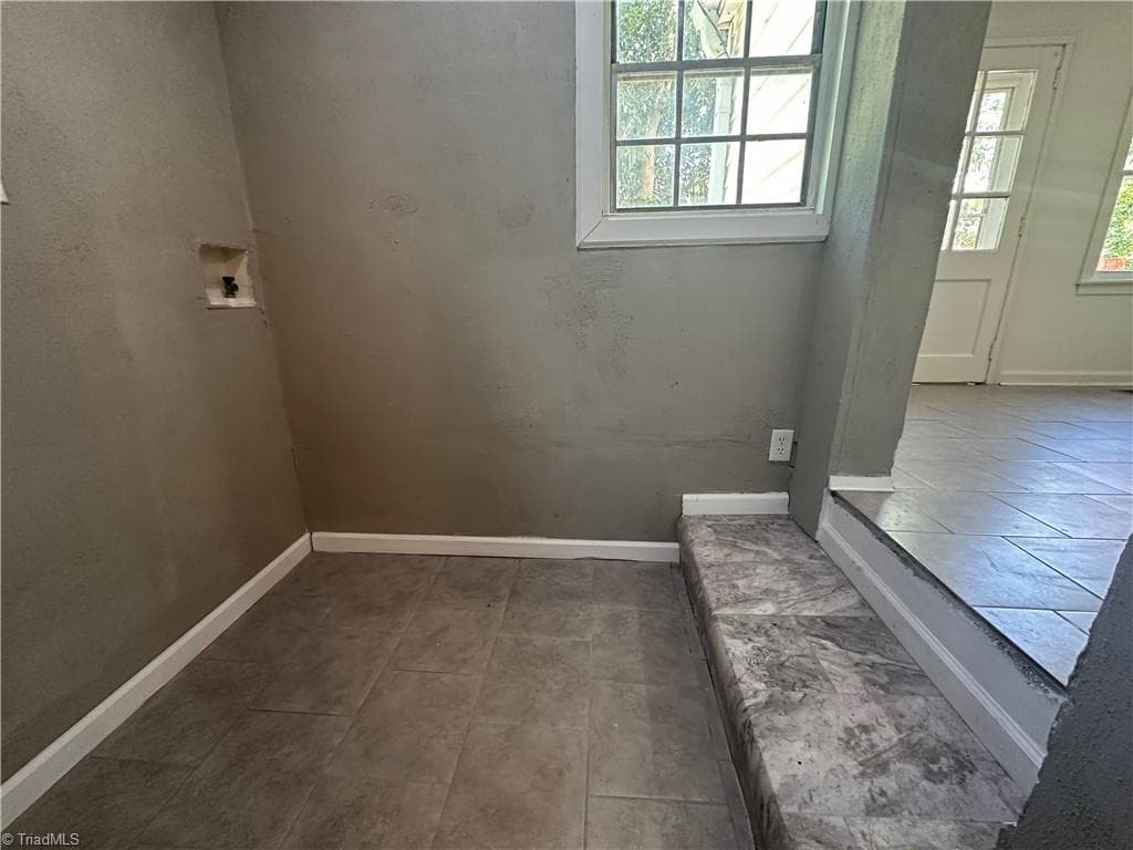 Stick/Site Built at 1005 William Drive, Winston-Salem NC 27107, Winston-Salem, photo 16 of 35