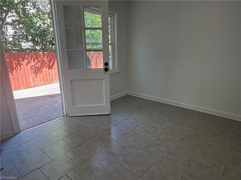 Stick/Site Built at 1005 William Drive, Winston-Salem NC 27107, Winston-Salem, photo 10 of 35