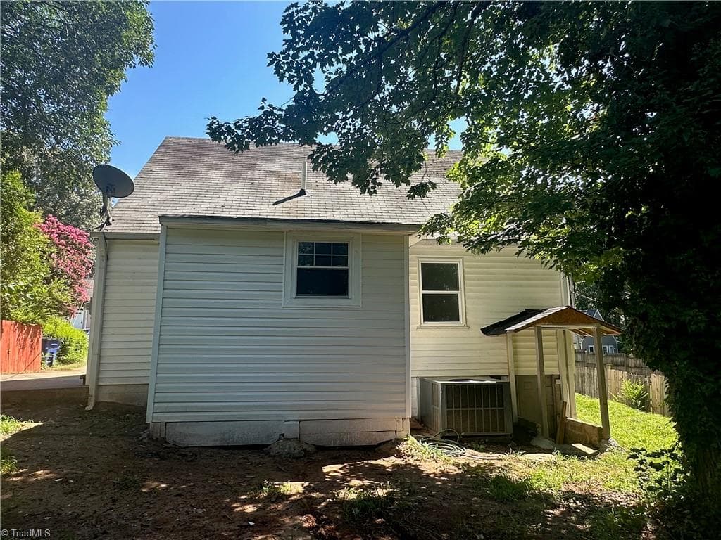 Stick/Site Built at 1005 William Drive, Winston-Salem NC 27107, Winston-Salem, photo 35 of 35